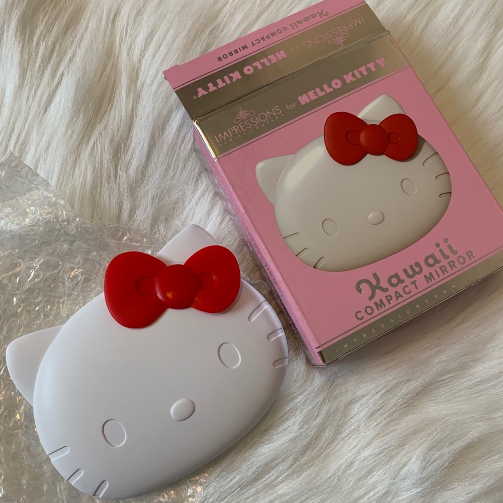 Hello kitty compact mirror